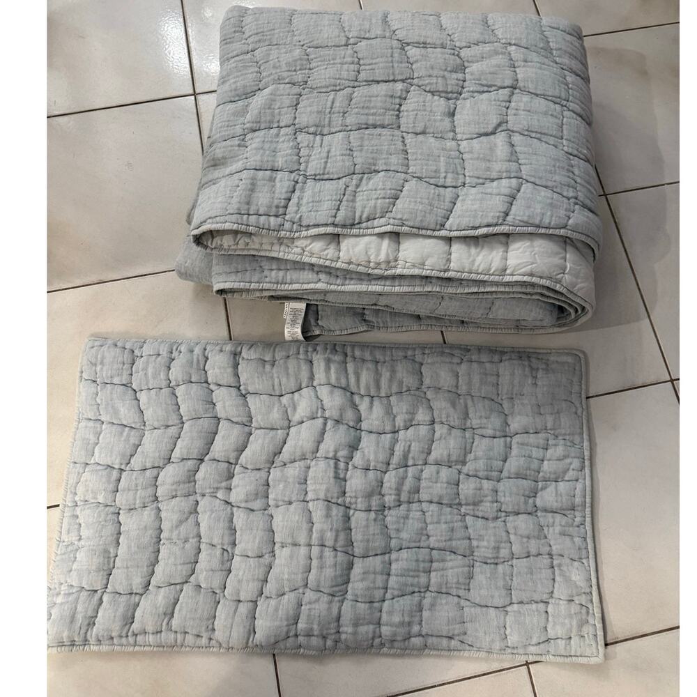 Pottery Barn Cloud Linen King Quilt Comforter One Sham Chambray Light Blue